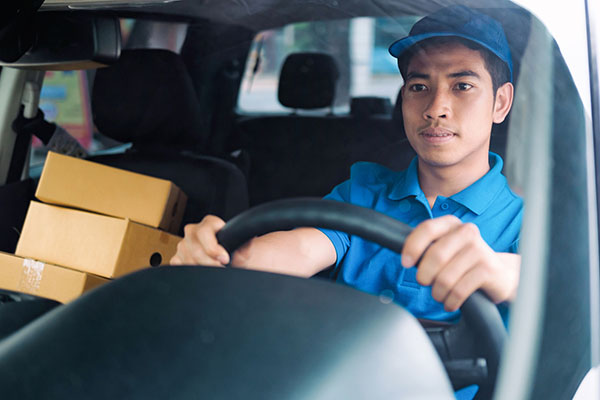 Mastering Last-Mile Delivery: Efficiency Tips for Delivery Fleet Drivers