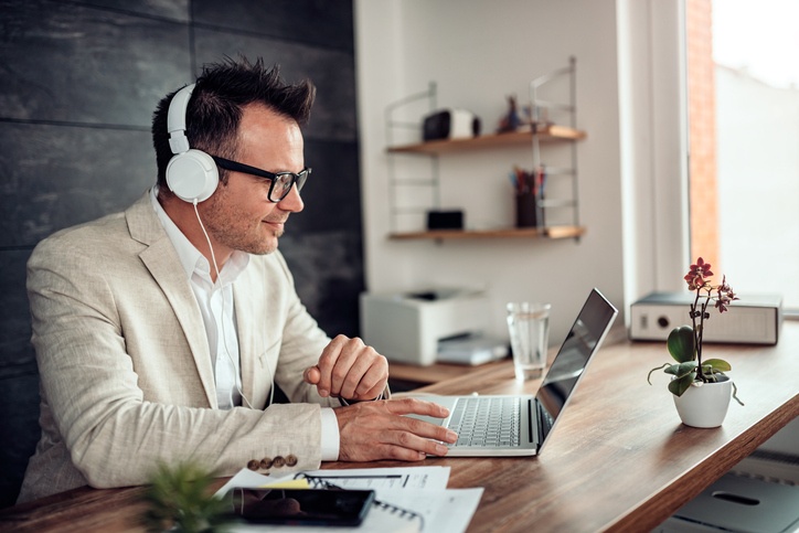 a man taking an online defensive driving course